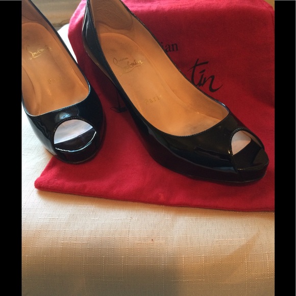 COPY - Christian Louboutin peep toe patent leathe… - Picture 2 of 8